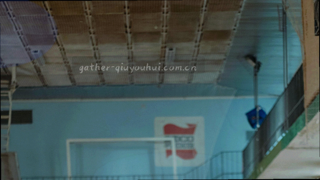四个步骤节点连成的排查流程图，节点旁标注设备图标与判断要点